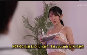 Đang chơi game thì bị bạn thân của em gái thổi kèn